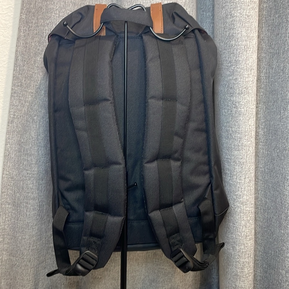 Herschel NWOT Retreat Backpack - Picture 2 of 7